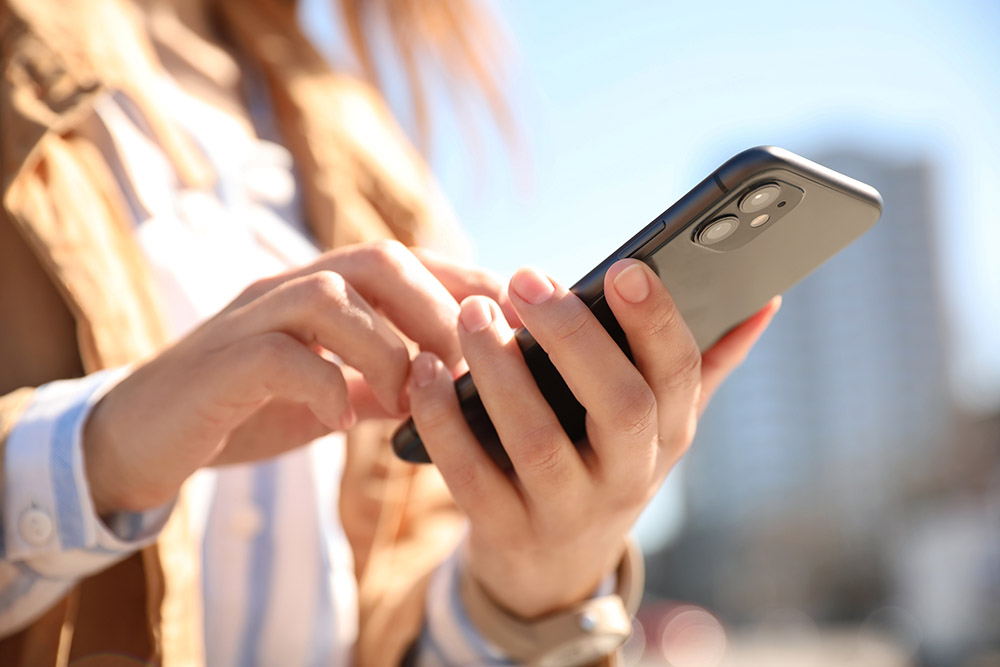 智能手机响应式网站设计策略实施与行业发展动向研究